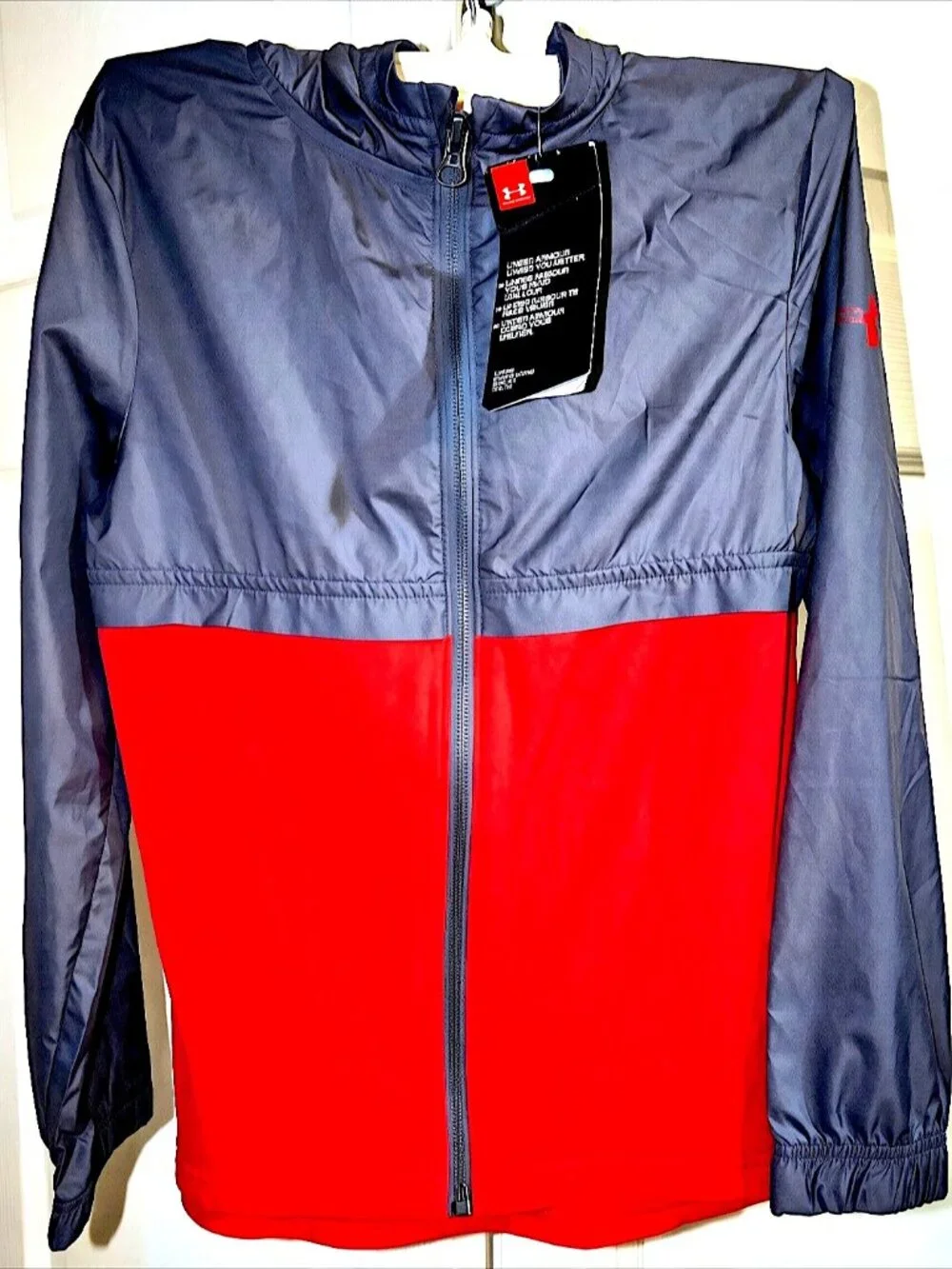 NWT Under Armour Boys Youth Small Full Zip Jacket Gray Red Colorblock